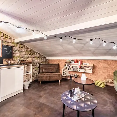 Le Des Pesettes Bed & Breakfast 3*